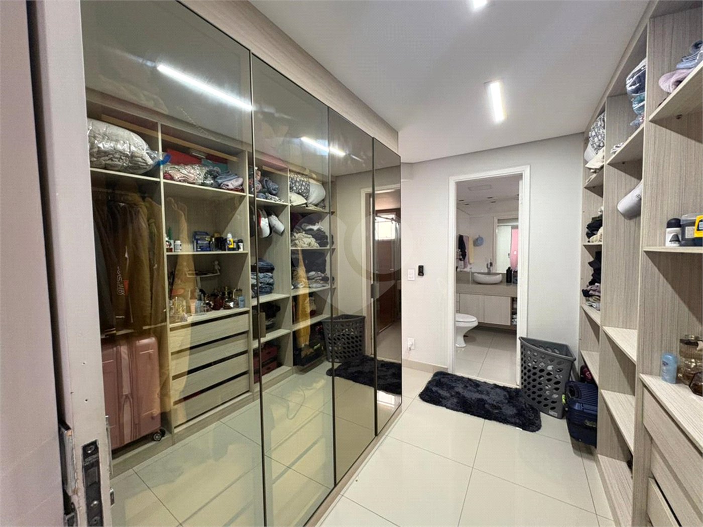 Apartamento à venda com 4 quartos, sendo 3 suítes, em Vila Augusta, Guarulhos, SP