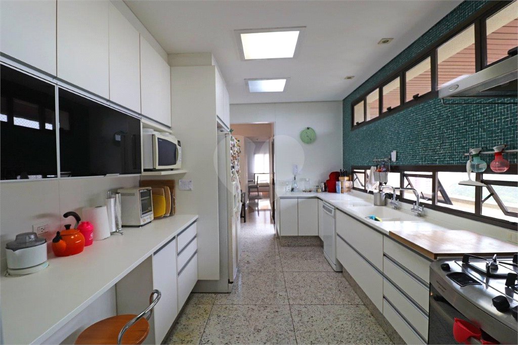 Apartamento à venda com 3 suítes em Vila Suzana, São Paulo, SP