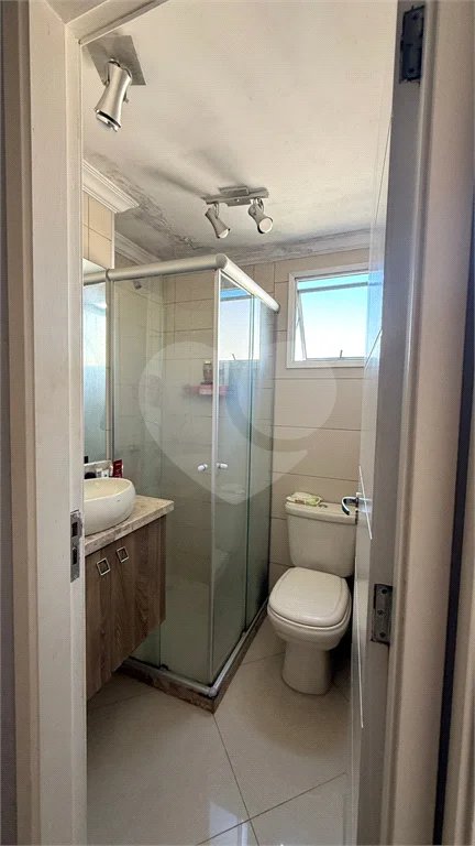 Apartamento com 48m², 2 dormitórios, 1 vaga de garagem, à venda em Itaquera.