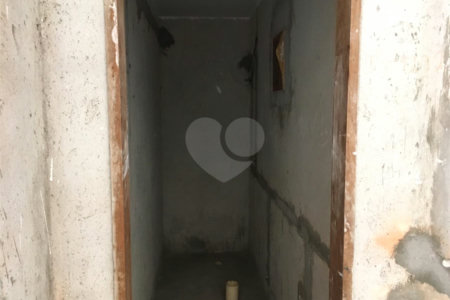 Casa à venda com 4 quartos, sendo 3 suítes,  em Vila Monumento, São Paulo, SP
