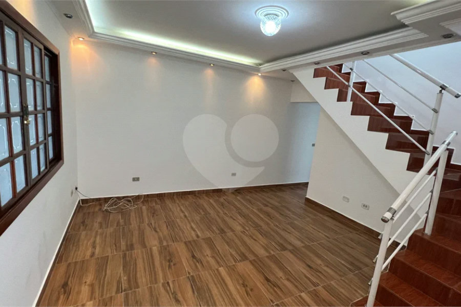 Sobrado à venda com 3 quartos em Vila Nova Cachoeirinha, São Paulo, SP