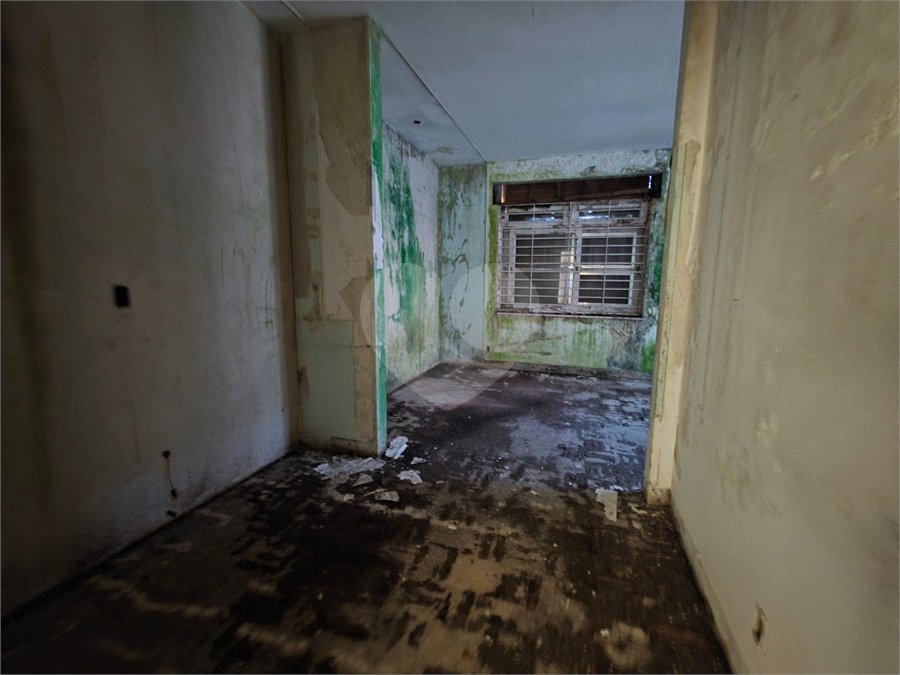 Casa à venda com 4 quartos, sendo 1 suíte, em Indianópolis, São Paulo, SP