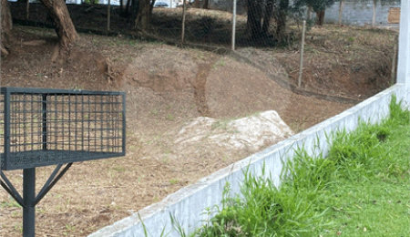 Terreno à venda em Jardim Maristela, Atibaia, SP