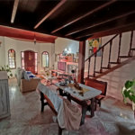 Casa à venda em Atibaia com 5 dormitórios (1 suíte), piscina e área gourmet, 2 vagas garagem, avalia permuta e financiamento