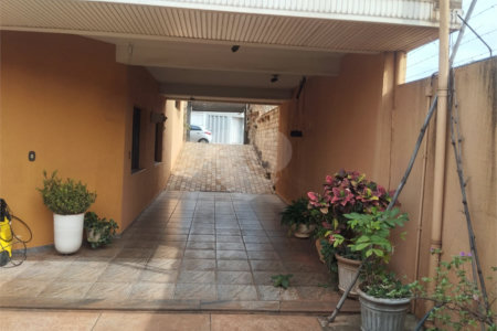 Sobrado à venda com 3 quartos, sendo 1 suíte, em Jardim Nova América, Araraquara, SP