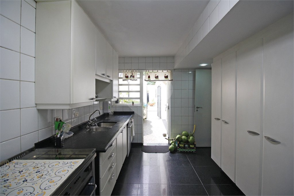 Sobrado à venda com 3 quartos, sendo 1 suíte, em Butantã, São Paulo, SP