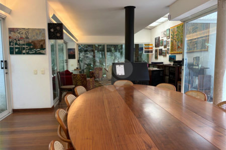 Casa de Vila para alugar com 4 quartos, sendo 1 suíte, em Itaim Bibi, São Paulo, SP