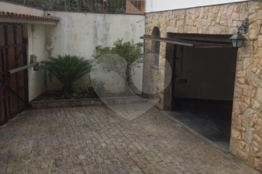 Sobrado à venda com 4 suítes em Tremembé, São Paulo, SP