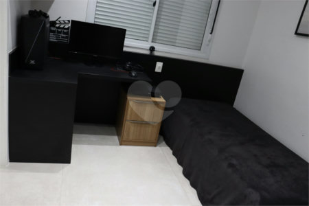 Apartamento à venda com 4 quartos, sendo 3 suítes,  em Parque Reboucas, São Paulo, SP