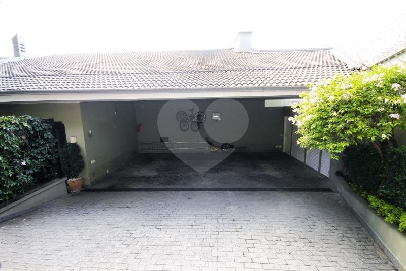 Casa à venda com 3 quartos, sendo 2 suítes,  em Vila Tramontano, São Paulo, SP