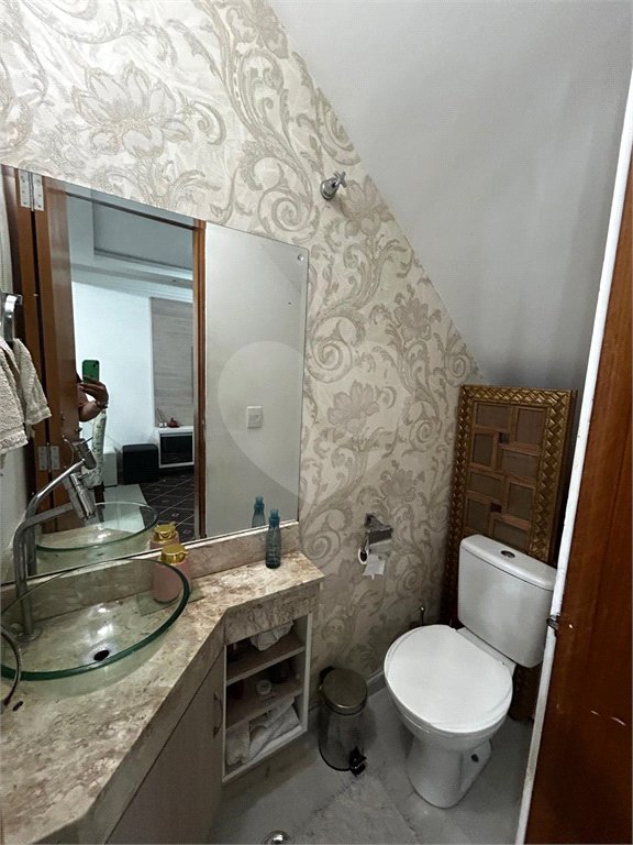 Casa à venda ou para alugar com 3 quartos, sendo 2 suítes,  no condomínio Residencial Erika, São Paulo - SP