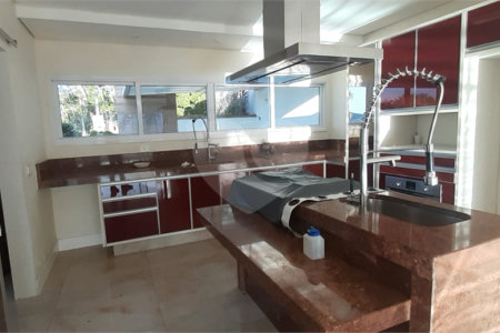 Casa em condomínio à venda ou para alugar com 5 quartos, sendo 3 suítes,  no Centro, Bom Jesus dos Perdões, SP