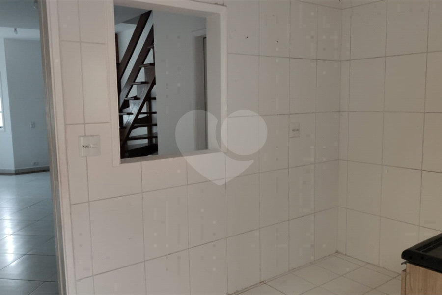 Casa à venda com 2 suítes no condomínio Village Palmas, São Paulo - SP