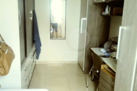 Casa à venda com 2 quartos, sendo 1 suíte, no condomínio Jardim Débora, Poá - SP