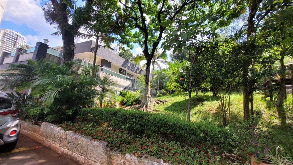 Casa de Vila à venda com 3 quartos, sendo 2 suítes, em Jardim Marajoara, São Paulo, SP