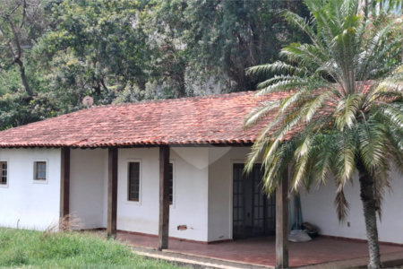 Casa à venda com 3 quartos, sendo 1 suíte, no condomínio São Joaquim, Vinhedo - SP