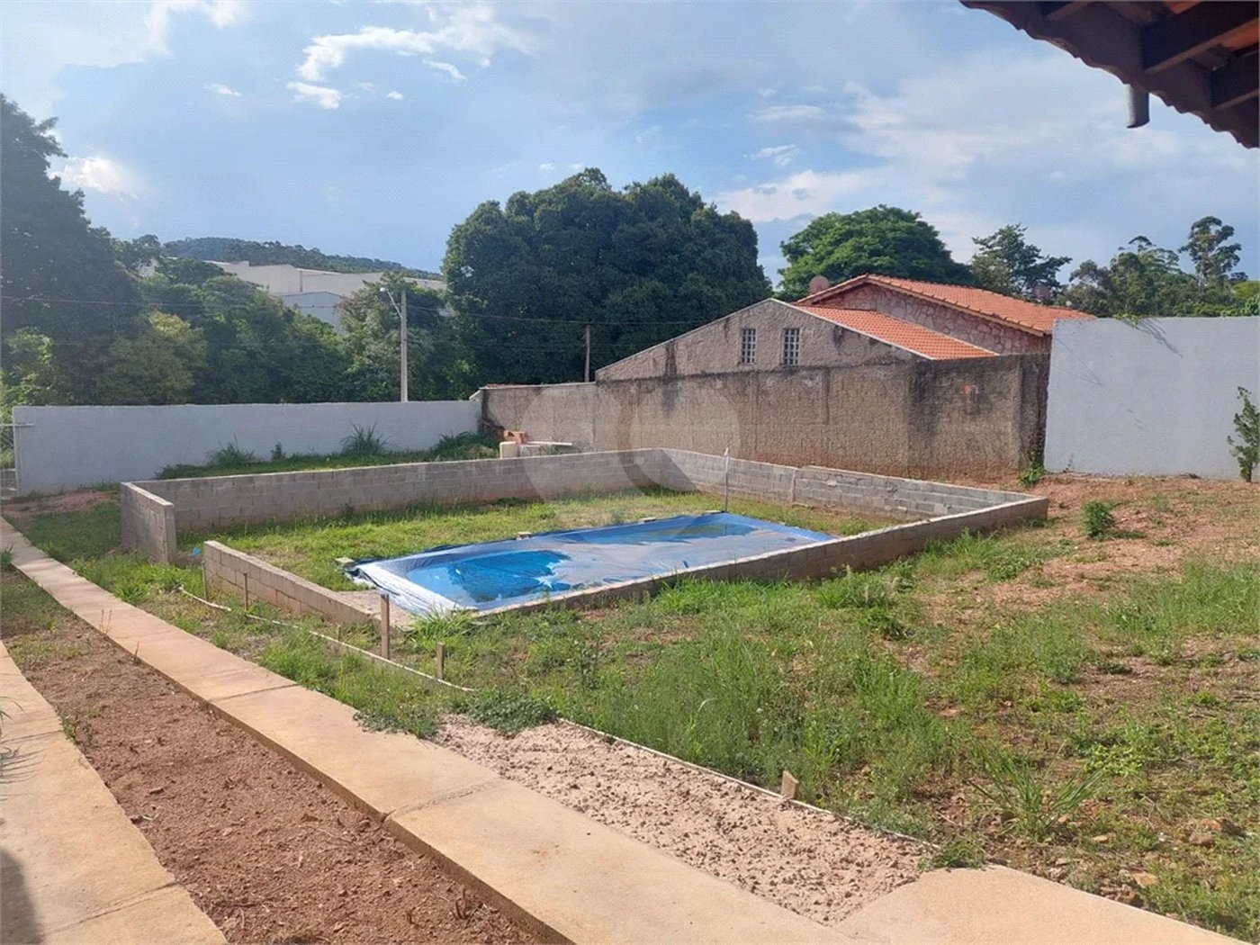 Casa à venda com 4 quartos, sendo 1 suíte, em Minas de Inhandjara, Itupeva, SP