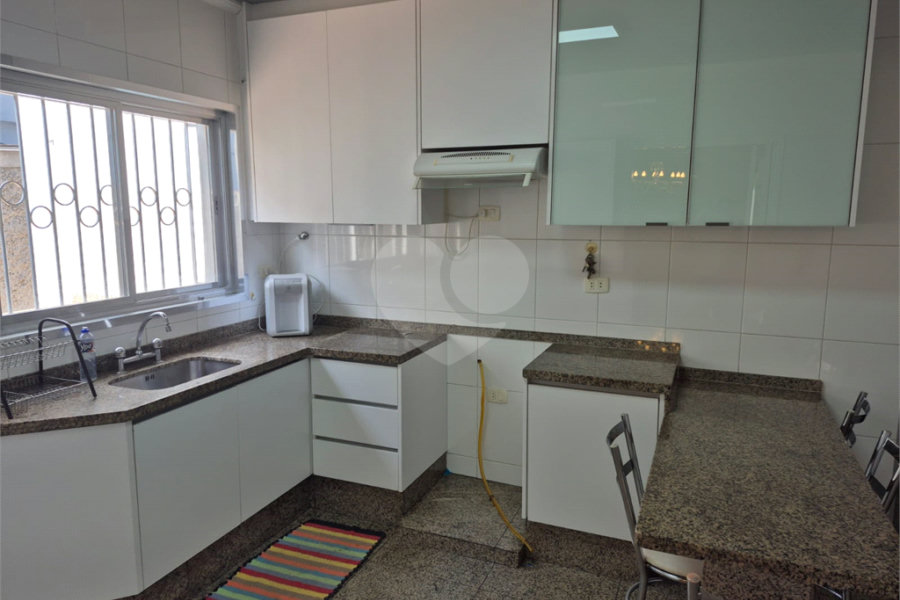 Sobrado à venda com 4 quartos, sendo 1 suíte, em Vila Guilherme, São Paulo, SP