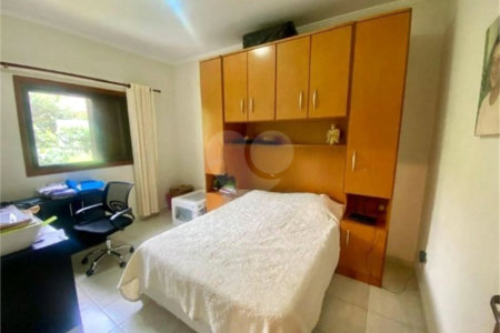 Casa à venda com 3 quartos, sendo 1 suíte, no condomínio Recanto dos Paturis, Vinhedo - SP