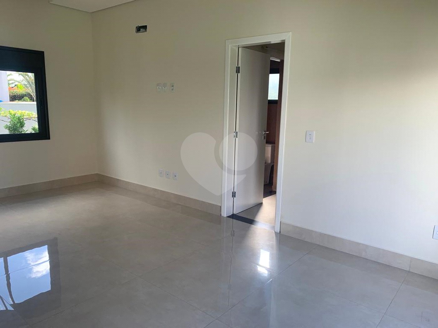 Casa à venda com 4 suítes no condomínio Lago Azul Residencial e Golfe, Araçoiaba da Serra - SP