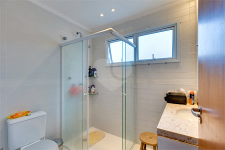 Casa à venda com 4 quartos, sendo 3 suítes, no condomínio Vila Hípica, São Paulo - SP