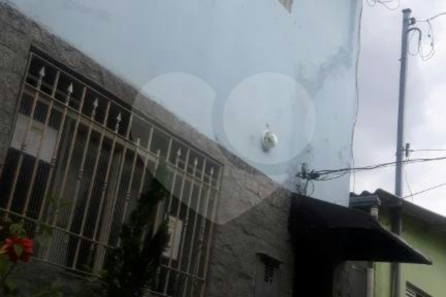 Casa à venda com 2 quartos, sendo 1 suíte, no condomínio Travessa Carmem Lúcia Carneiro,88, São Paulo - SP