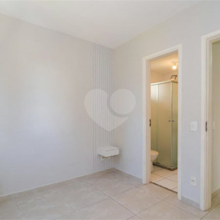 Apartamento à venda com 3 quartos, sendo 1 suíte, em Parque Reboucas, São Paulo, SP