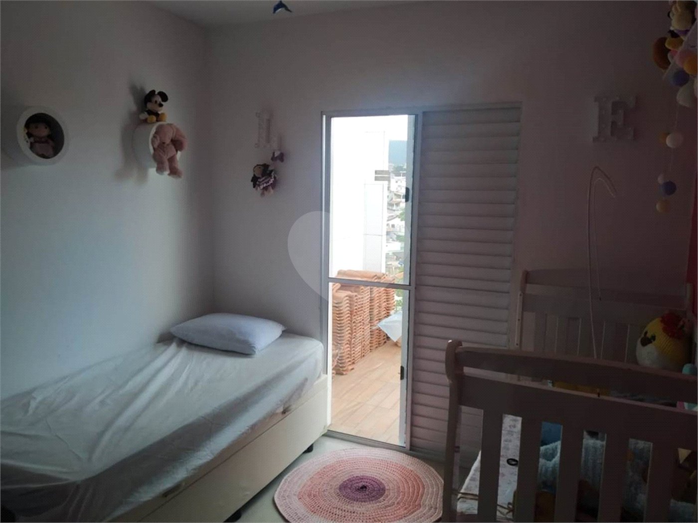 Casa à venda com 3 quartos, sendo 1 suíte,  no condomínio Village St. Louis, São Paulo - SP