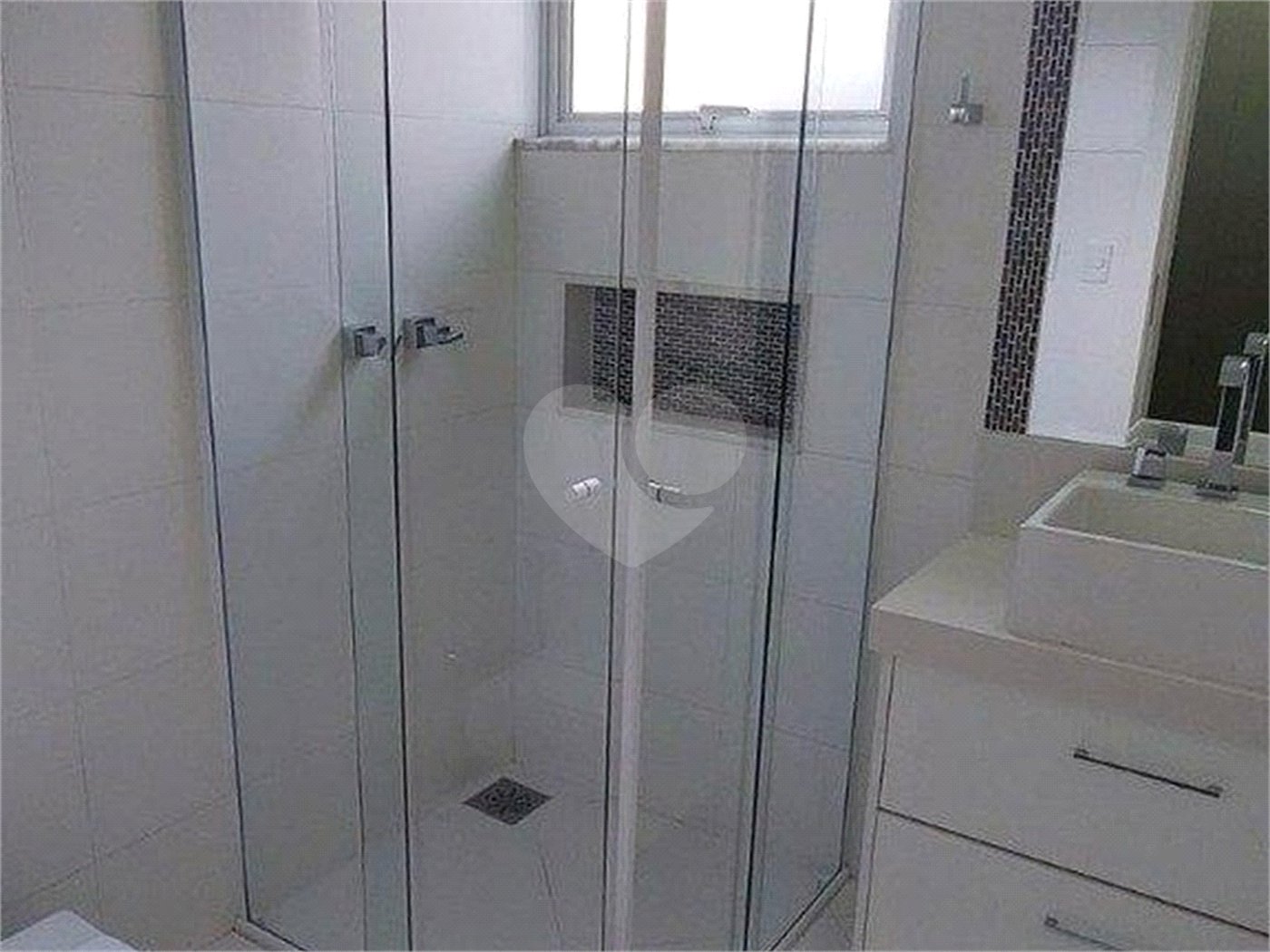Casa à venda ou para alugar com 3 suítes no condomínio Mont Blanc, Sorocaba - SP