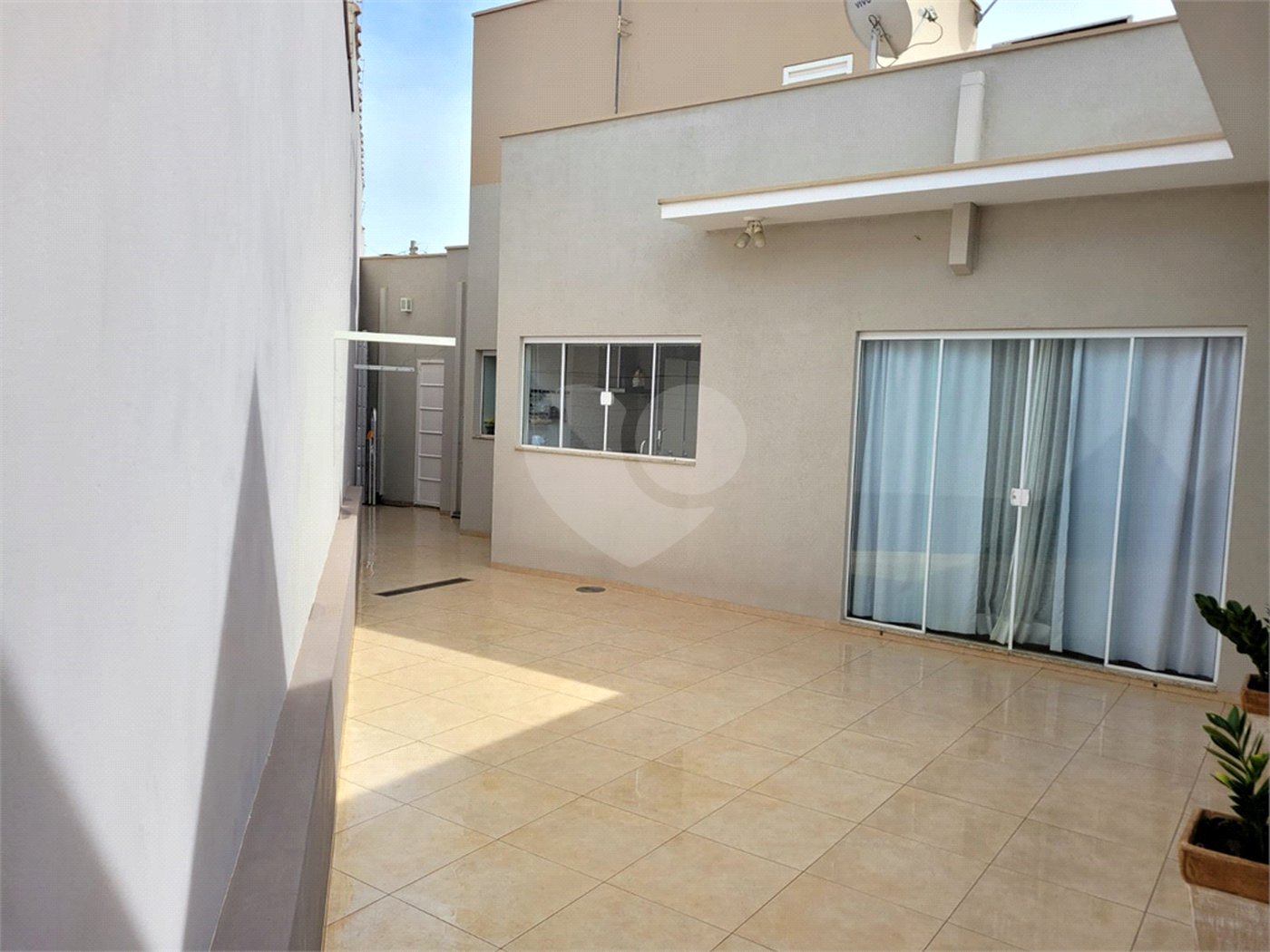 Casa térrea para venda em Araraquara/SP.