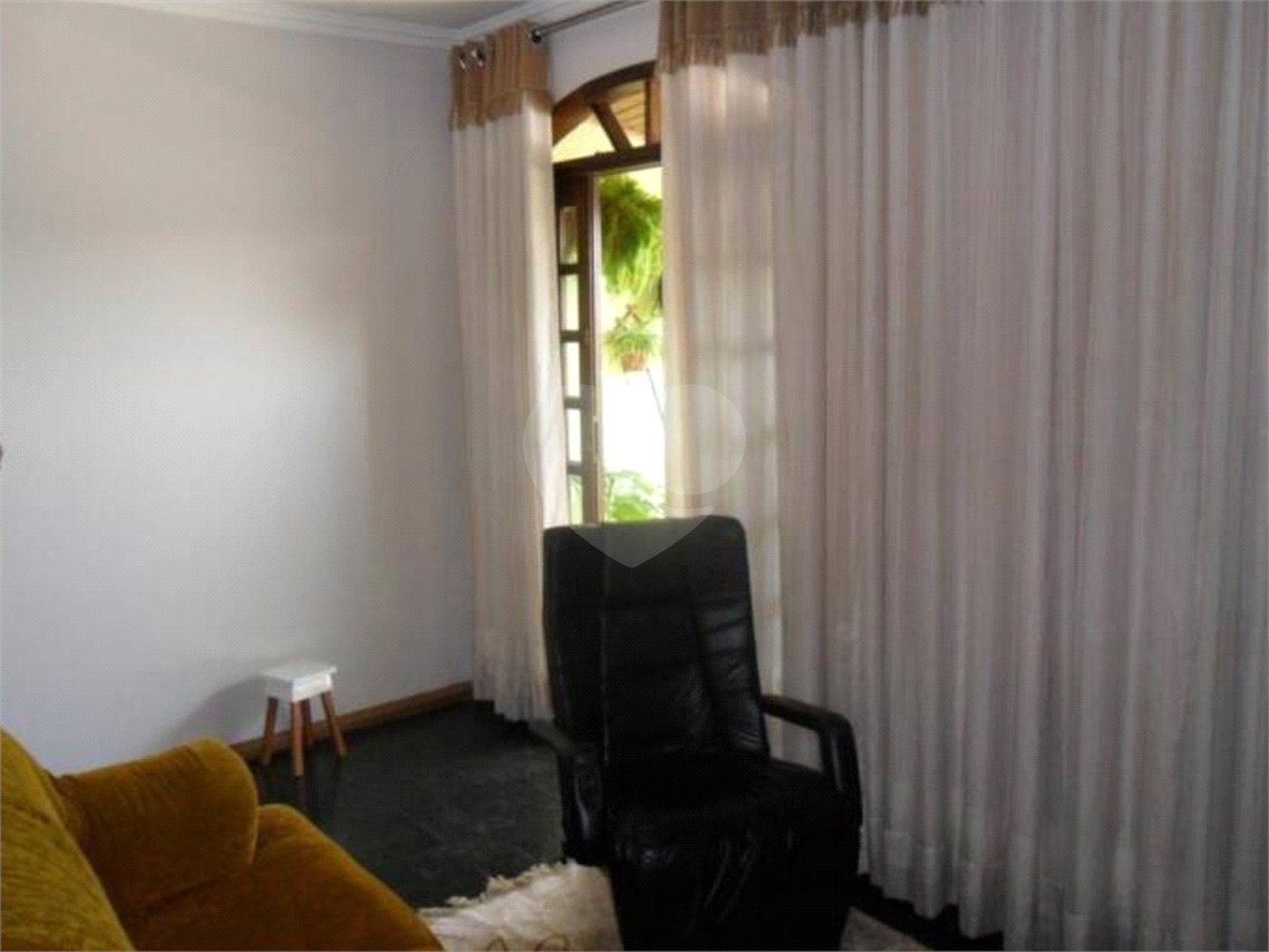 Casa à venda com 3 quartos, sendo 1 suíte, em Jardim Santa Helena, Poá, SP