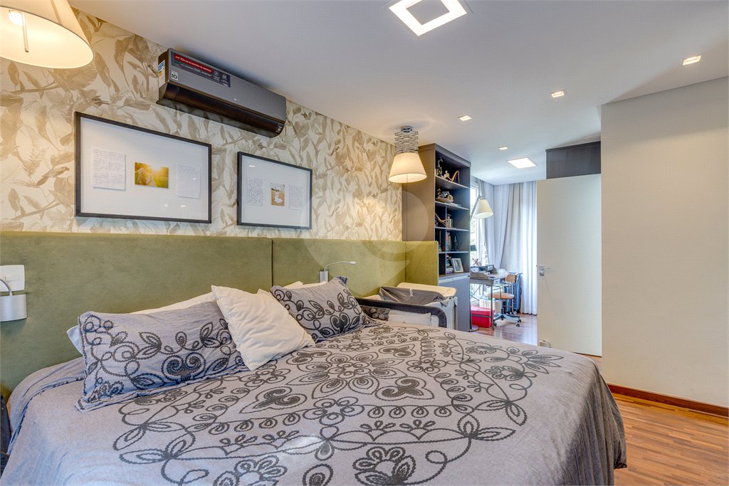 Casa à venda com 4 suítes no condomínio Residencial Canumã, São Paulo - SP