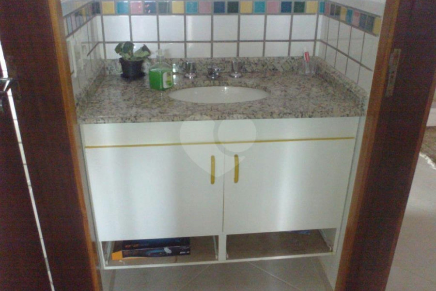 Sobrado à venda com 5 suítes em Enseada, Bertioga, SP