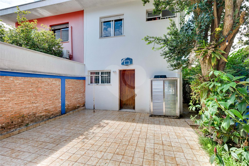 Casa de Vila à venda com 3 quartos, sendo 1 suíte, em Alto da Boa Vista, São Paulo, SP