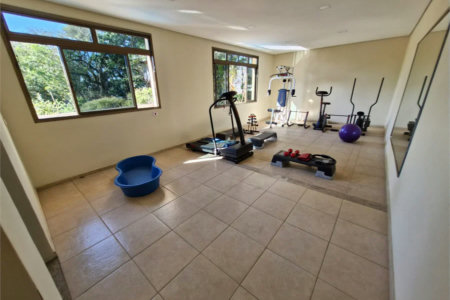 Casa à venda com 4 suítes no condomínio Villa Viana II, Cotia - SP