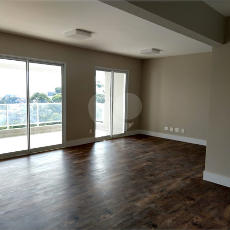 Apartamento à venda com 3 suítes em Vila Anastácio, São Paulo, SP