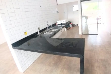 Sobrado à venda com 4 quartos, sendo 3 suítes, em Condomínio Residencial Shamballa Iii, Atibaia, SP