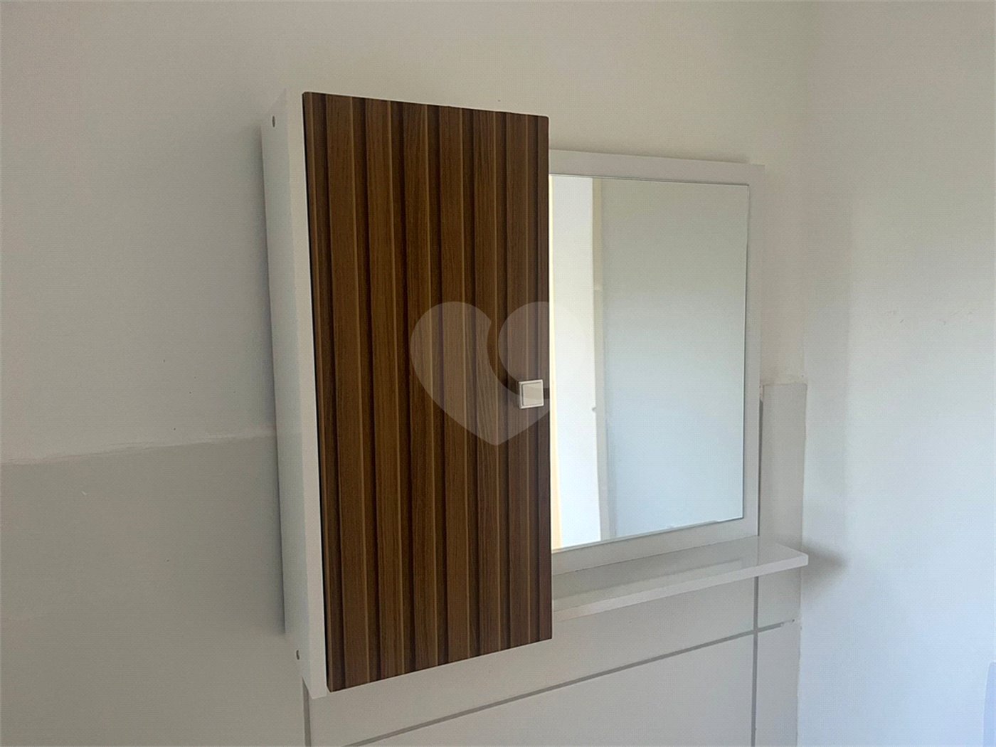 Apartamento à venda com 2 quartos em Residencial Parque Laguna, Salto, SP