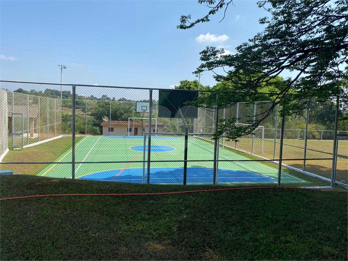 Chácara à venda com 9 quartos, sendo 6 suítes,  em Araçoiaba da Serra, SP