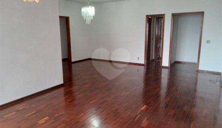 Apartamento à venda com 4 quartos, sendo 1 suíte,  em Tijuca, Rio de Janeiro, RJ