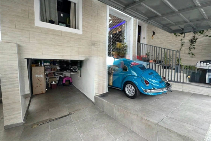 Sobrado à venda com 4 quartos, sendo 1 suíte, em Vila Gustavo, São Paulo, SP