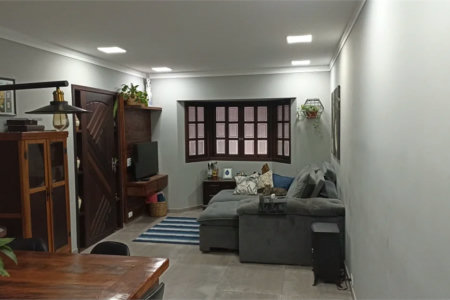 Sobrado à venda com 3 quartos, sendo 1 suíte, em Parque São George, Cotia, SP