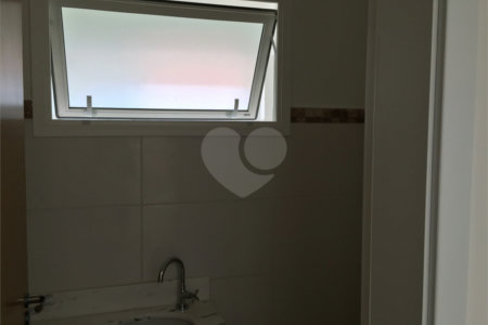 Casa à venda com 3 quartos, sendo 1 suíte,  no condomínio Marf Iii- Fase III, Bom Jesus dos Perdões - SP
