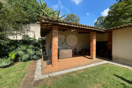 Casa à venda com 4 quartos, sendo 1 suíte, em Vila Morumbi, São Paulo, SP