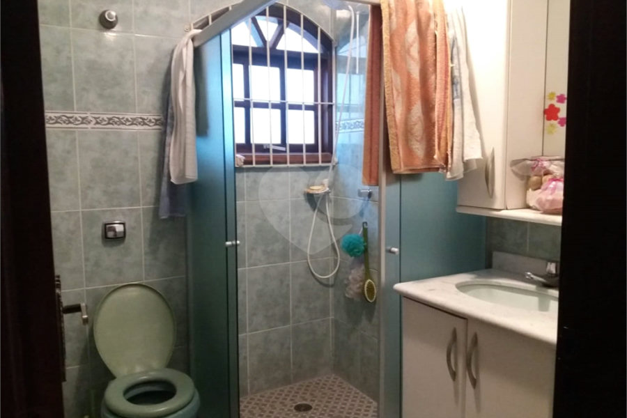 Sobrado à venda com 4 quartos, sendo 1 suíte, em Tremembé, São Paulo, SP