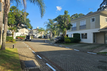Casa à venda com 2 quartos, sendo 1 suíte, no condomínio Vitória Park, Suzano - SP