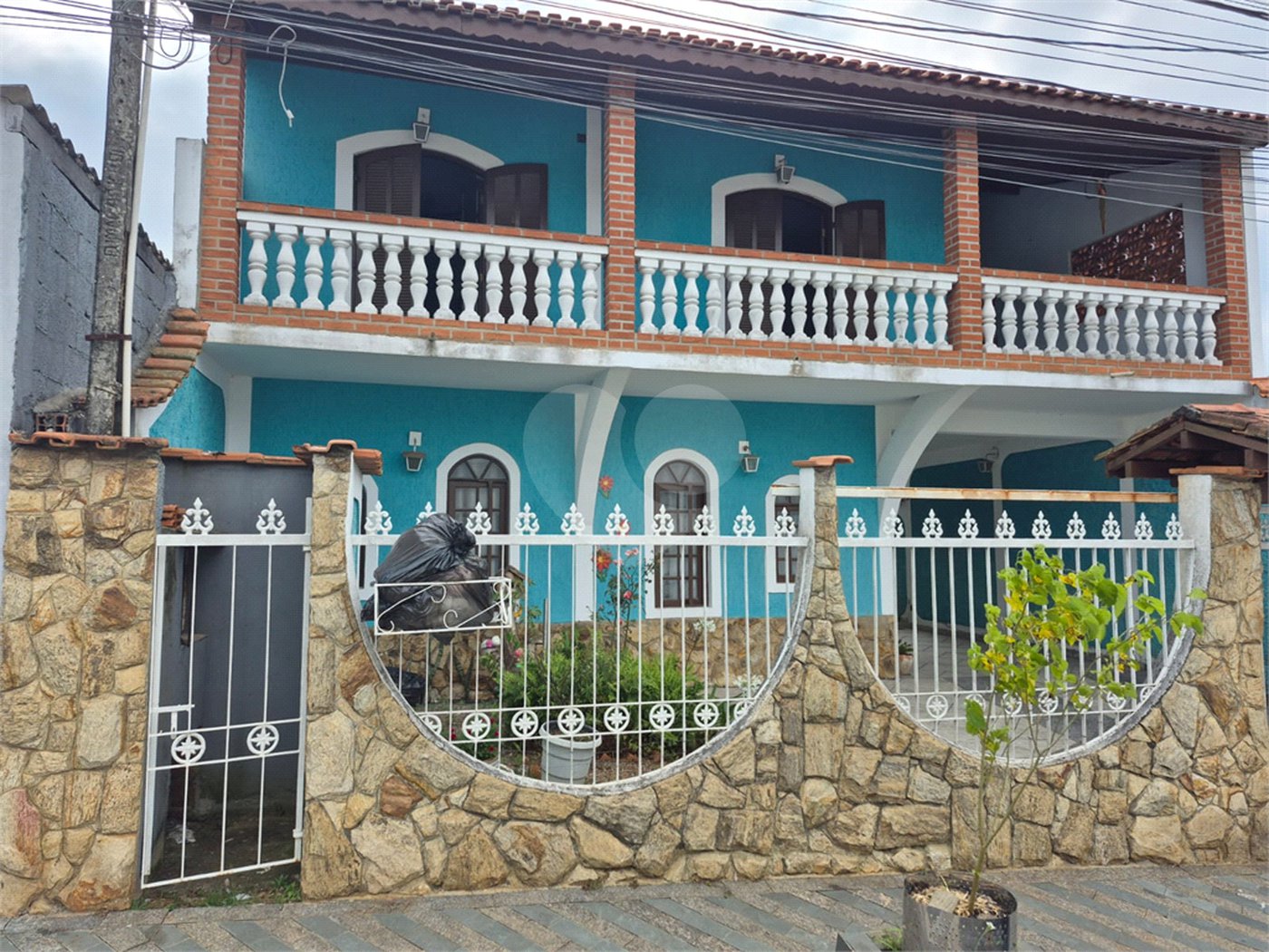 Sobrado à venda com 3 quartos, sendo 1 suíte, em Jardim Modelo, Suzano, SP