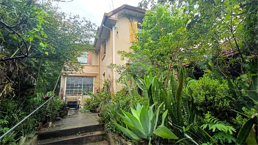 Sobrado à venda com 3 quartos em Tremembé, São Paulo, SP