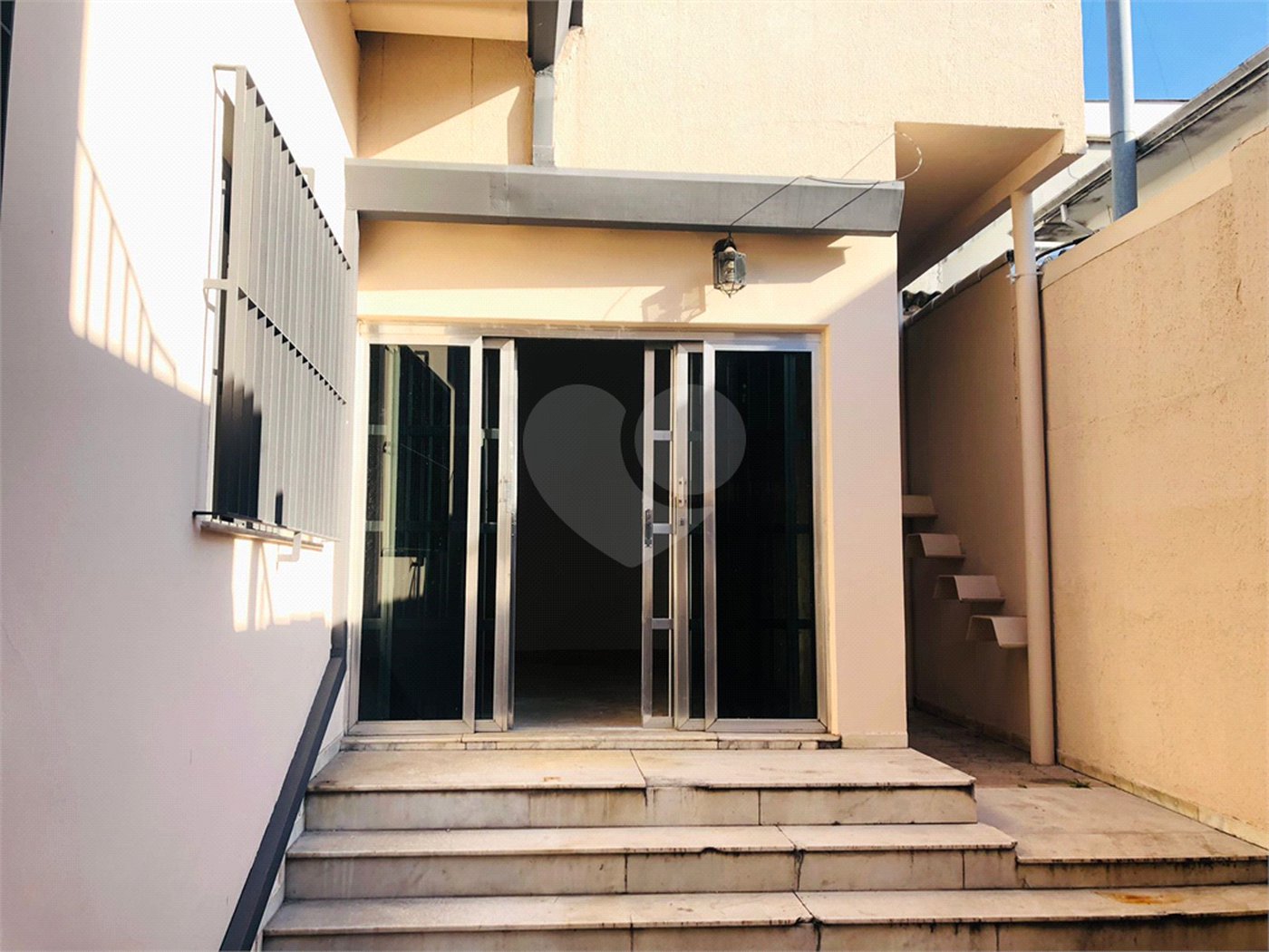 Casa à venda com 3 quartos, sendo 1 suíte,  no Centro, Mogi das Cruzes, SP