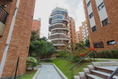 Apartamento para alugar com 5 quartos, sendo 3 suítes,  em Vila Ida, São Paulo, SP